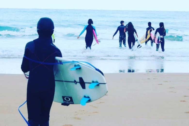Surfe na praia de Suances