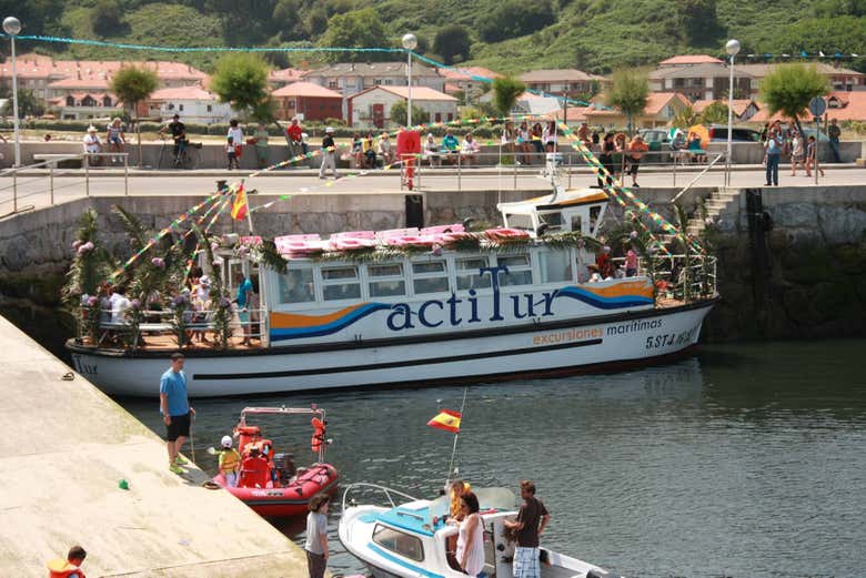 Bateau sur le point de lever l'ancre