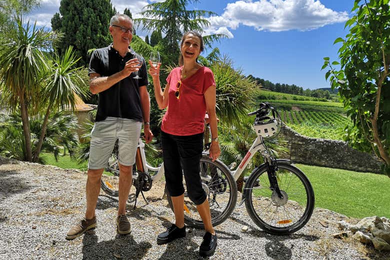 Degustação de vinho após o tour de bicicleta