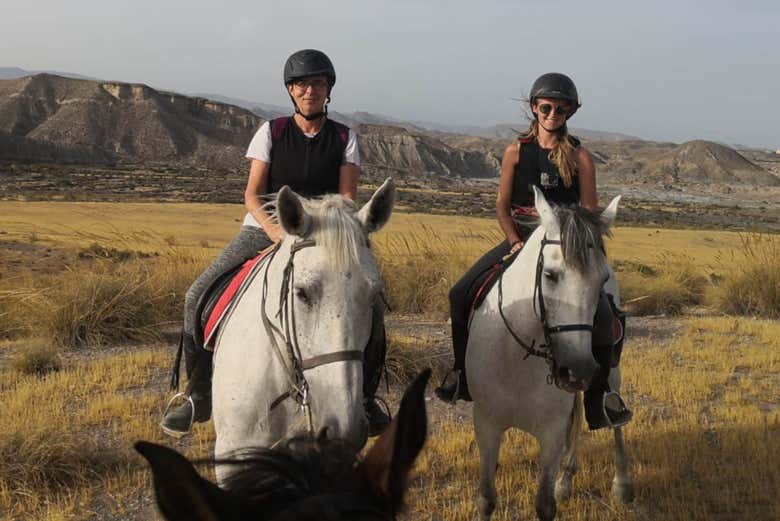 Paseando a caballo por el desierto de Tabernas