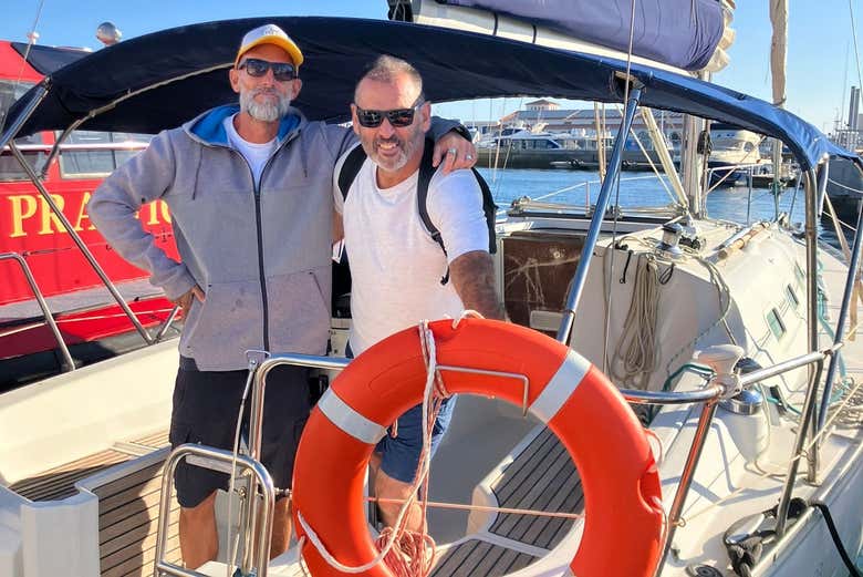 Dois amigos prestes a ir para a ilha de Las Palomas