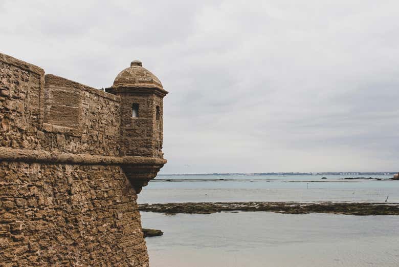 Contemplando el castillo de San Sebastián 