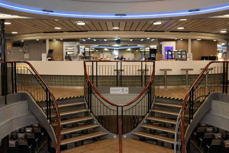 El ferry cuenta con unas modernas instalaciones