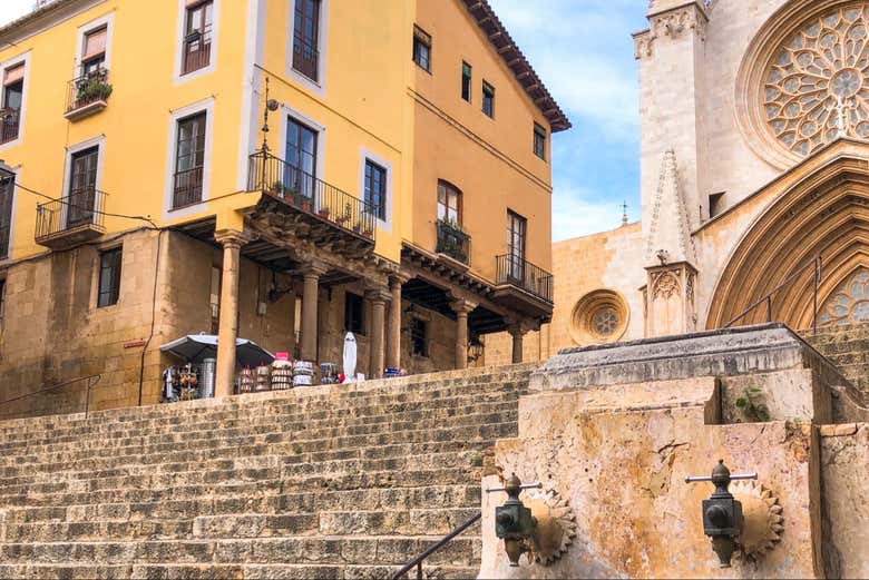 Escadaria da catedral de Tarragona
