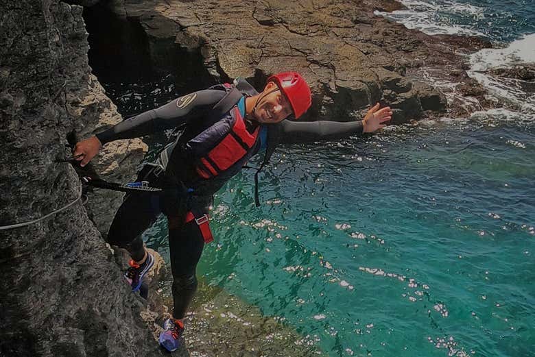 Facendo coasteering a Puerto Mogán