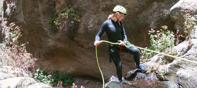 Descenso de cañones en el barranco de los Cernícalos