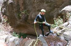 Descenso de cañones en el barranco de los Cernícalos