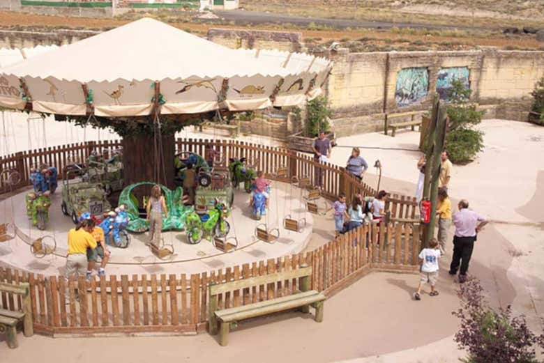 Diversão no parque Dinópolis Teruel