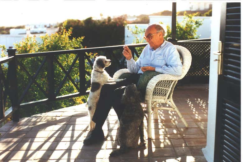 Imagen de José Saramago en su casa de Lanzarote