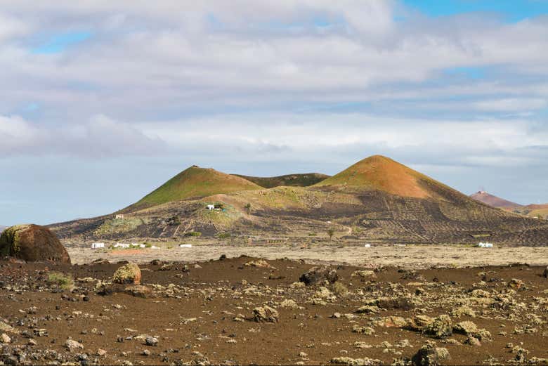 Sendero que rodea el Volcán Juan Bello 