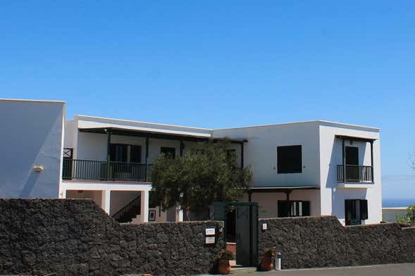 Guided Tour of the A Casa José Saramago Museum in Lanzarote, Tías