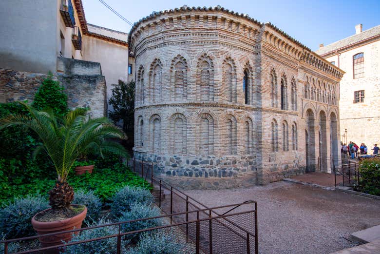 Exterior de la mezquita de Bab al-Madrum