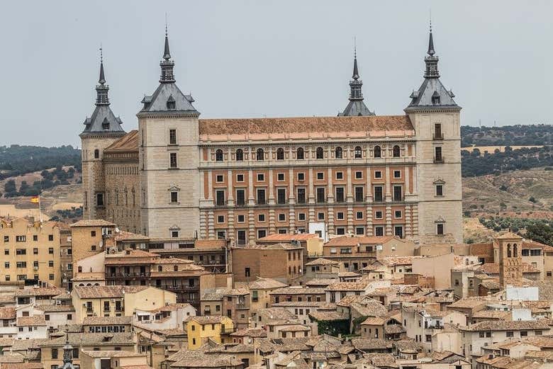 La ruta comienza desde el Alcázar de Toledo