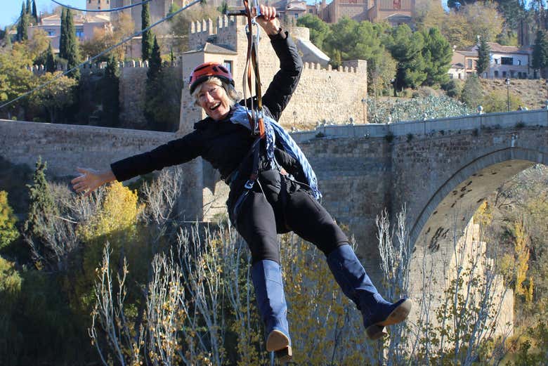 ¡Disfrutando al máximo de la tirolina de Toledo!
