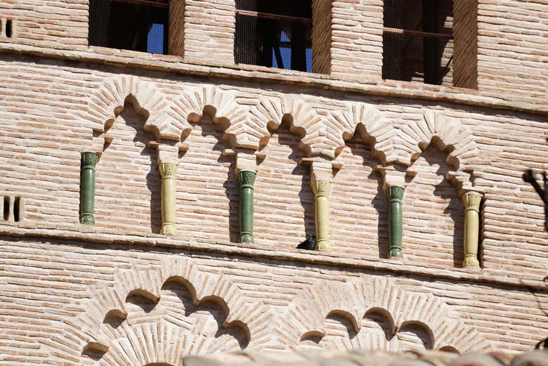 Detalles de la torre de la iglesia de Santo Tomé