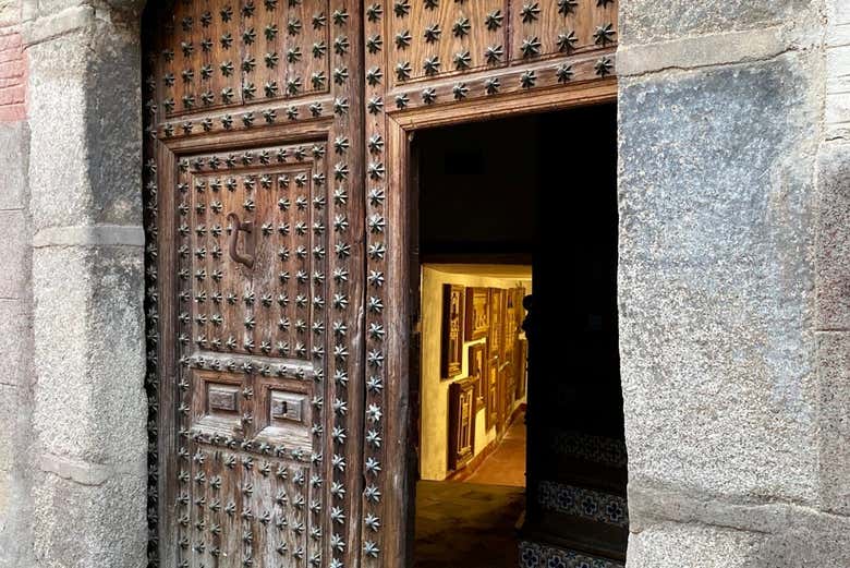 Esta puerta nos llevará a un sótano muy interesante