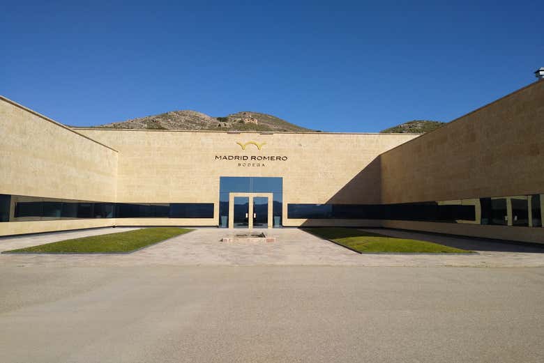Entrada principal de Bodega Madrid Romero