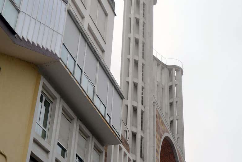 Fachada de la iglesia de la Virgen Grande
