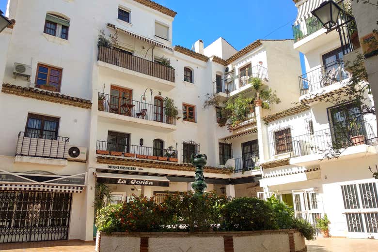 Típica praça andaluza no Pueblo Blanco