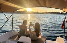 Balade en bateau au coucher de soleil