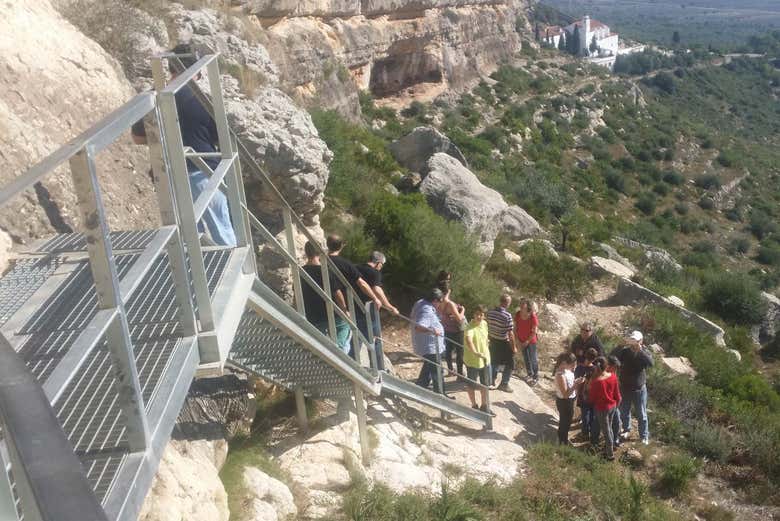 Visitando los Abrigos de la Ermita