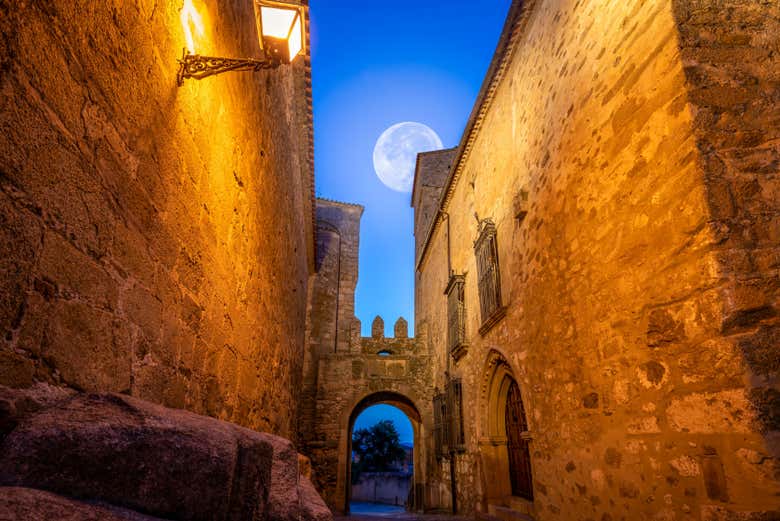 Centro histórico de Trujillo ao cair da noite