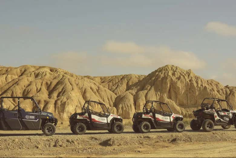 Buggies preparados para recorrer las Bardenas Reales