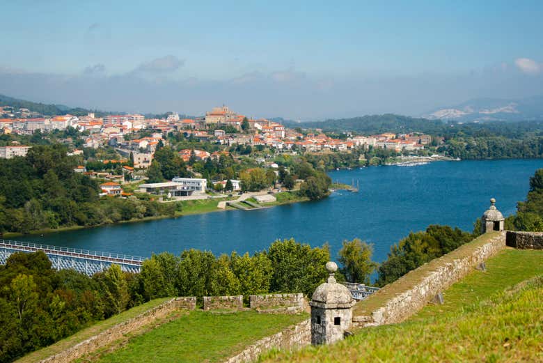 Deux villes séparées par un fleuve