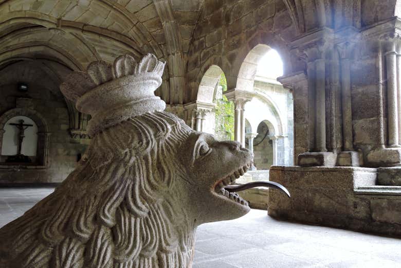 Intérieur du cloître de la cathédrale de Tui
