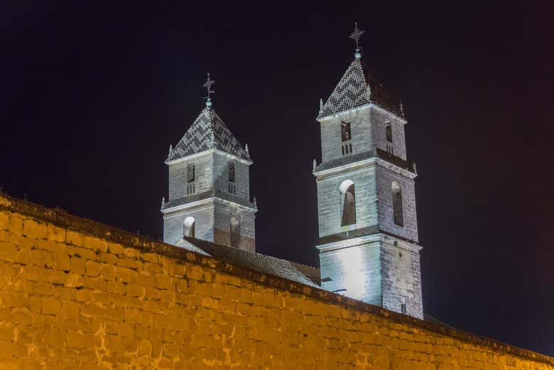 Promenade dans le centre historique d'Úbeda au coucher du soleil