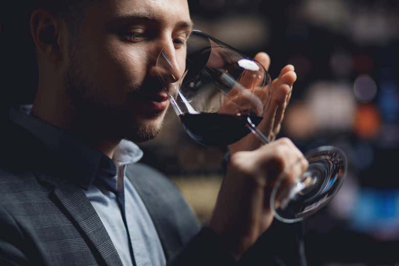 Apprenez à distinguer les différentes nuances des vins
