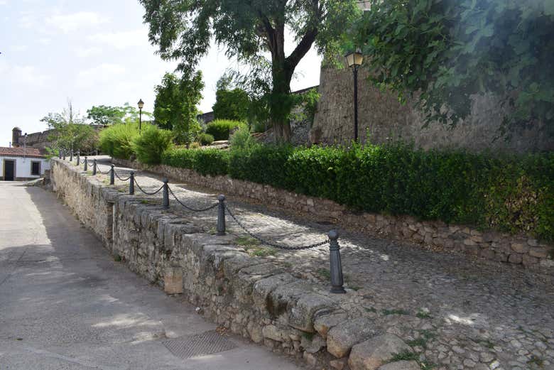 Recorreréis murallas llenas de historia