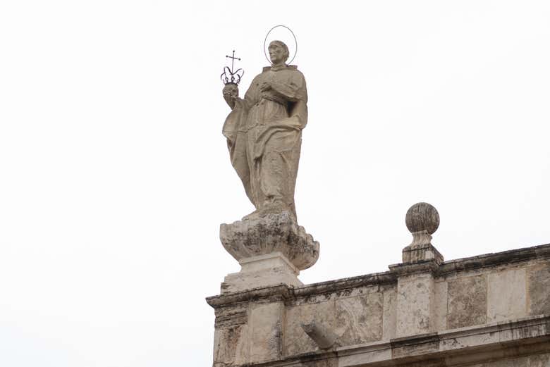 Un dettaglio della facciata