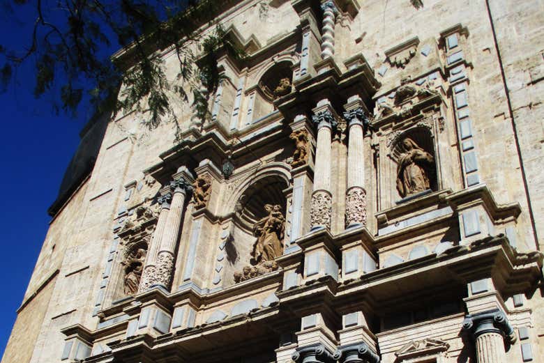 Fachada de la iglesia de El Carmen