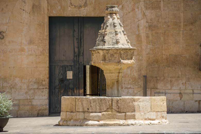Fuentes medievales en el centro de Játiva