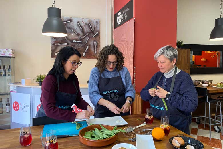 En el taller de paella