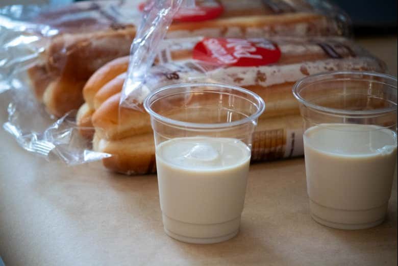 Tomaremos una horchata con fartons valencianos