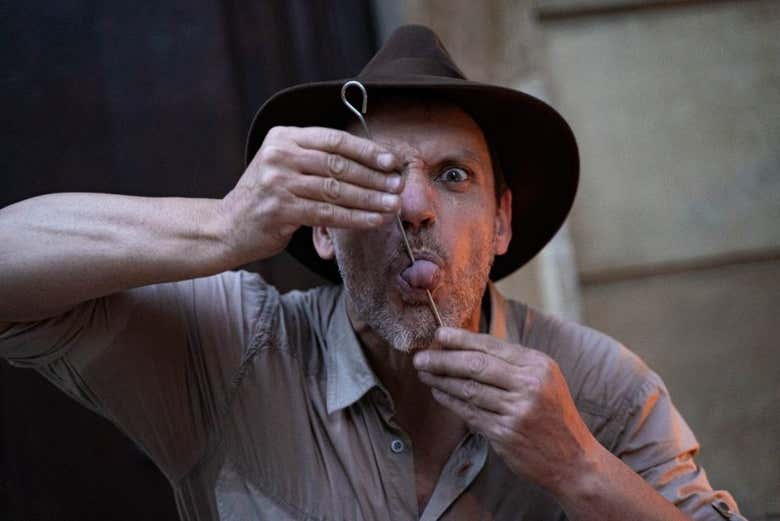 Indiana Jones à l'un des arrêts du parcours