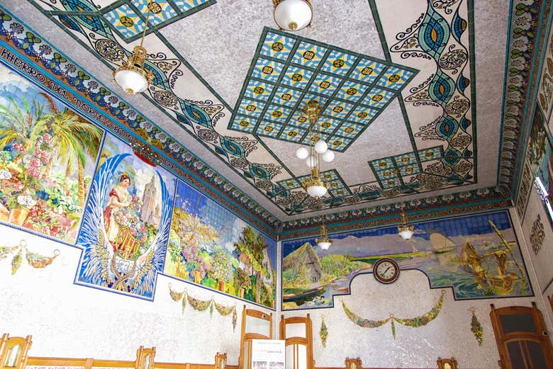 Mosaicos en el interior de la Estación del Norte