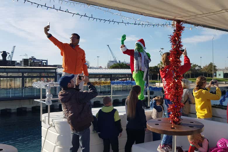 El Grinch se encargará de amenizar la travesía