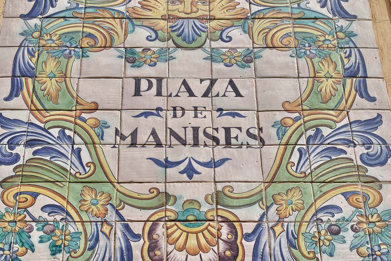 Placa da praça de Manises