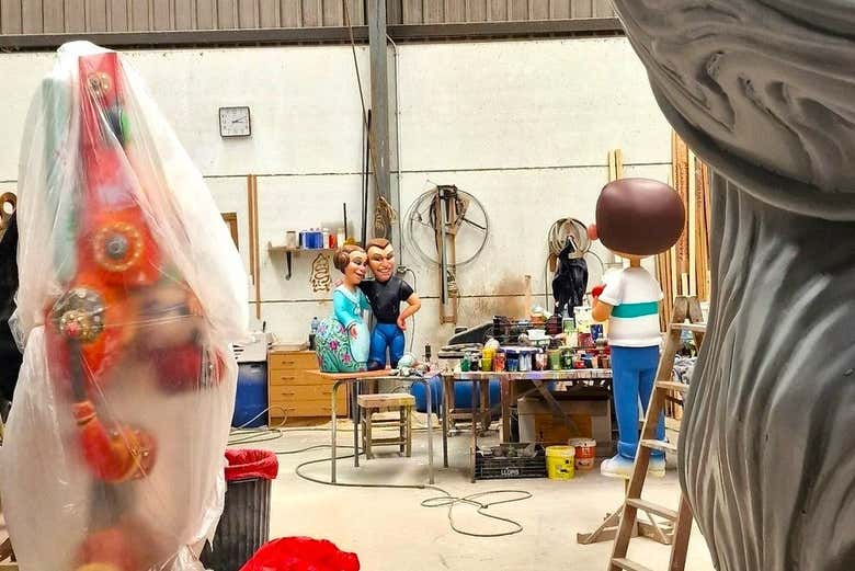 Visitaremos el taller de un artista fallero valenciano