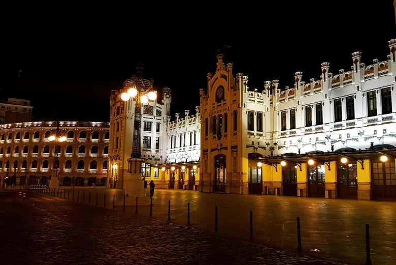 An illuminated Valencia