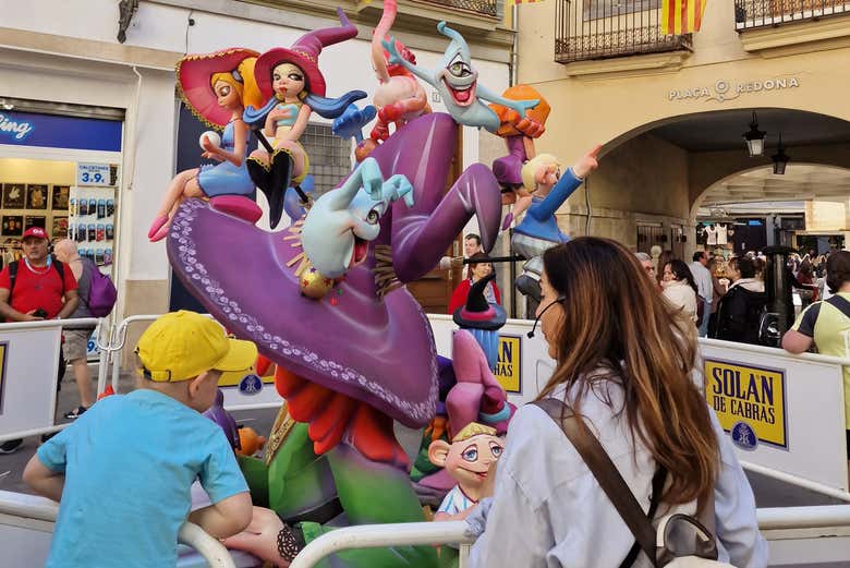 Votre guide vous emmènera à la découverte des Fallas