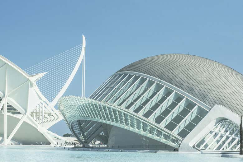 Strolling around the City of Arts and Sciences of Valencia