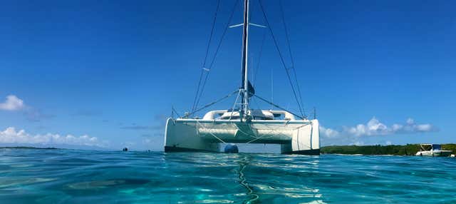 Paseo en catamarán por Valencia con comida