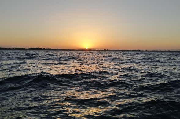 Paseo en yate al atardecer
