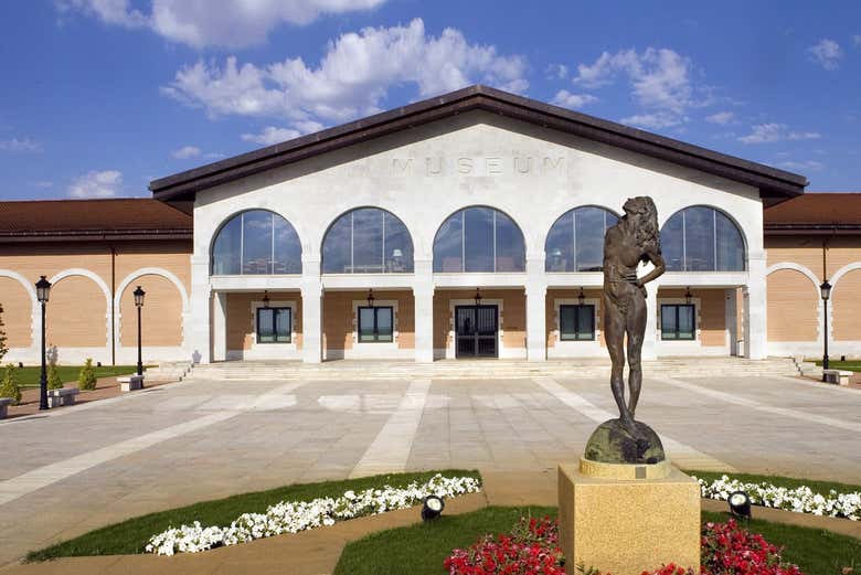 Exterior de las bodegas Museum