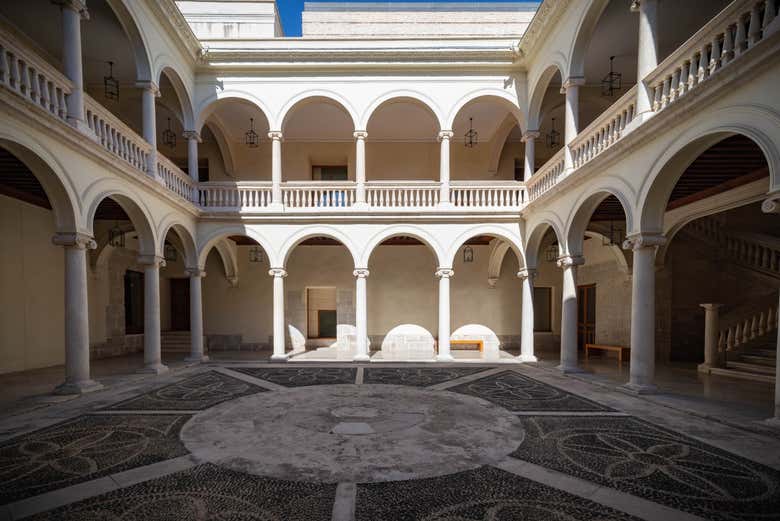 Patio renacentista del Palacio de Villena