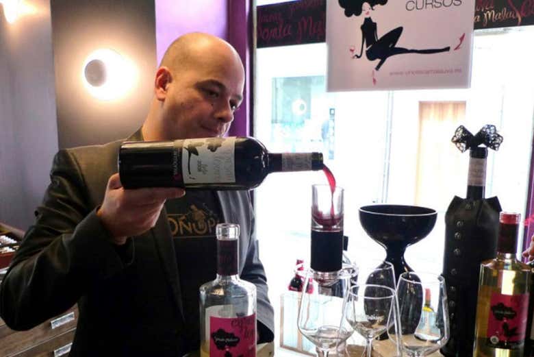 Servindo o vinho
